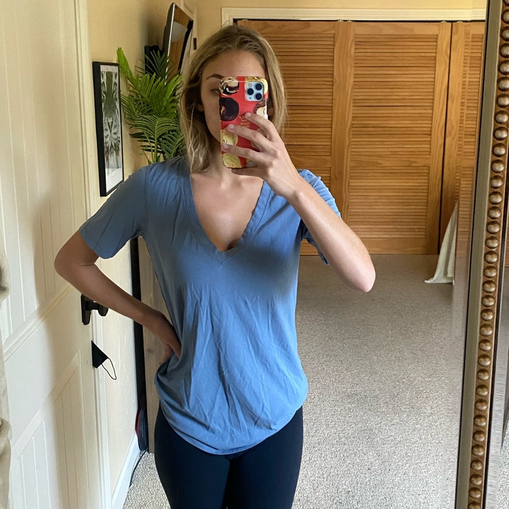 Lulu Lemon tshirt